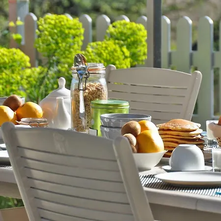 La Source Bed & Breakfast 4*