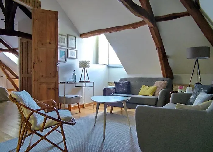 La Source Alojamento de Acomodação e Pequeno-almoço Saint-Cybranet