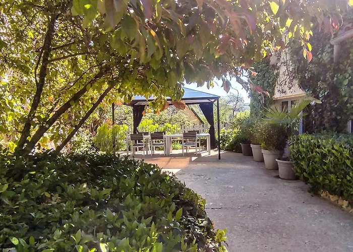 Alojamento de Acomodação e Pequeno-almoço La Source Saint-Cybranet