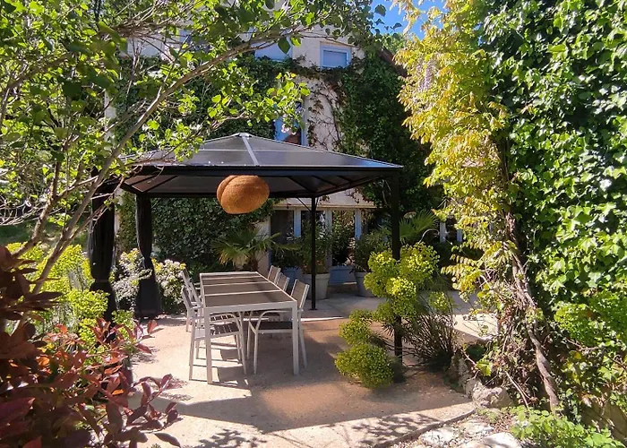 La Source Couette-café Saint-Cybranet